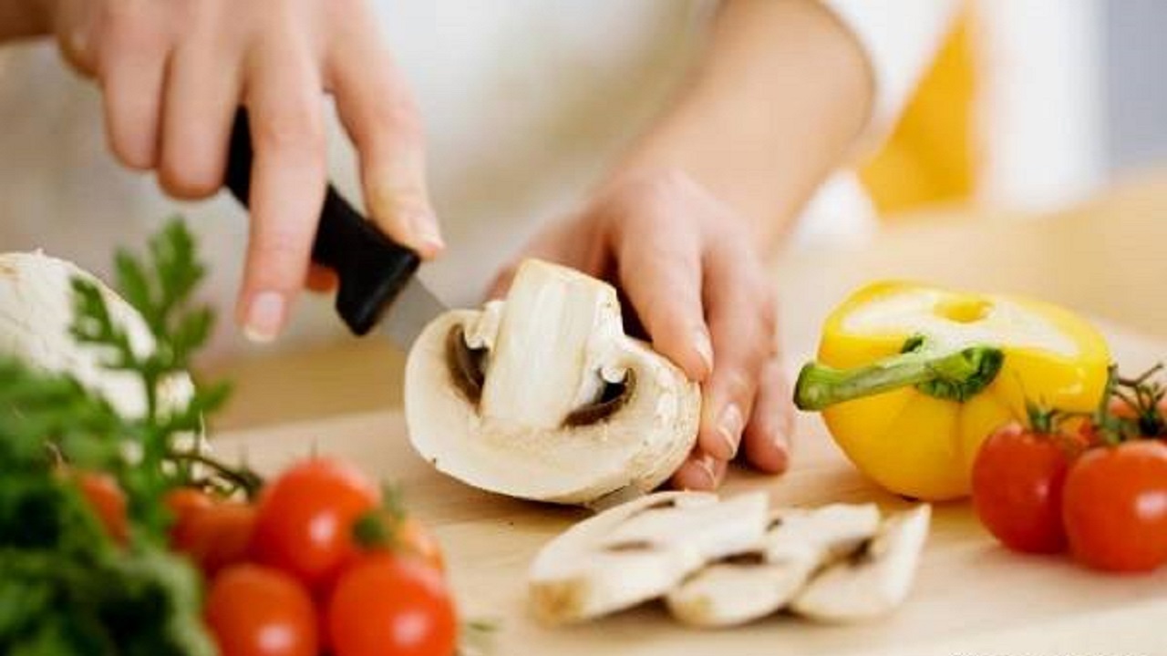 پخت غذا در آشپزخانه ای کاملا اتوماتیک + فیلم
