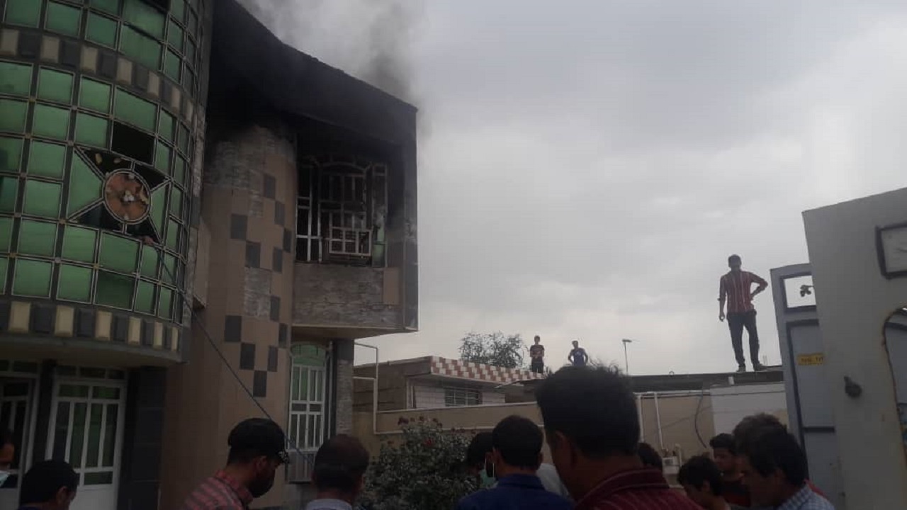 آتش سوزی خانه معلم چرام/ نبود امکانات آتش نشانی در چرام