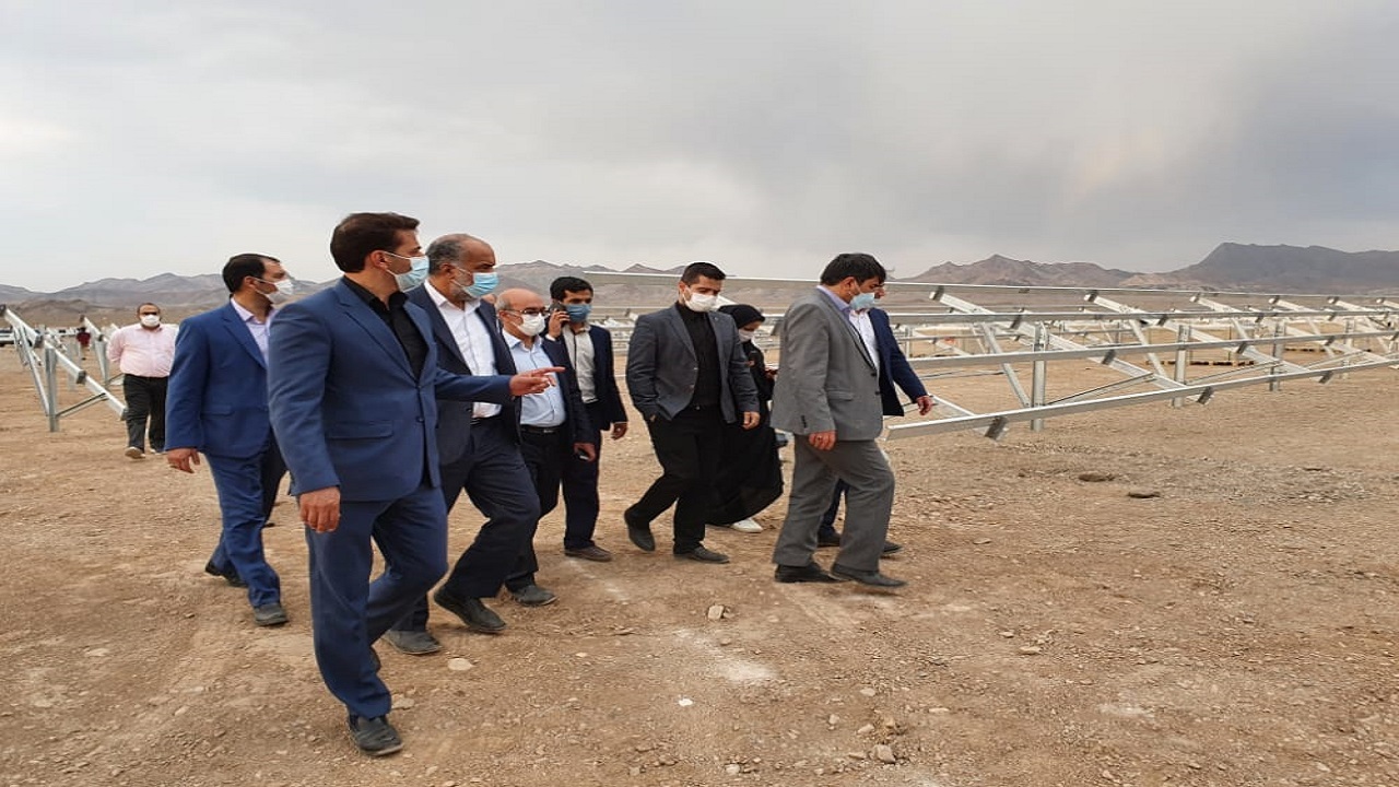 نیروگاه خورشیدی کوشک غدیر بافق گام‌های پایانی خود را طی می‌کند