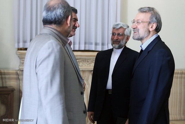 دو قطبی&zwnj;های انتخابات ۱۴۰۰ چه خواهد بود؟ / از دوقطبی ظریف-رئیسی تا رقابت لاریجانی-جلیلی