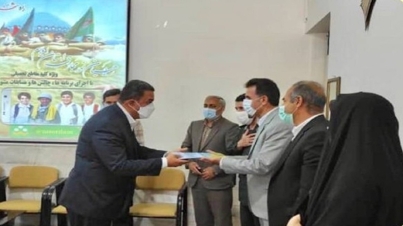 تجلیل از مجریان اردوی راهیان نور مجازی