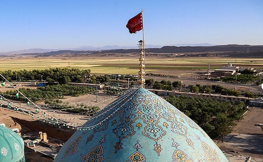 شست و شوی گنبد و تعویض پرچم مسجد مقدس جمکران+تصاویر