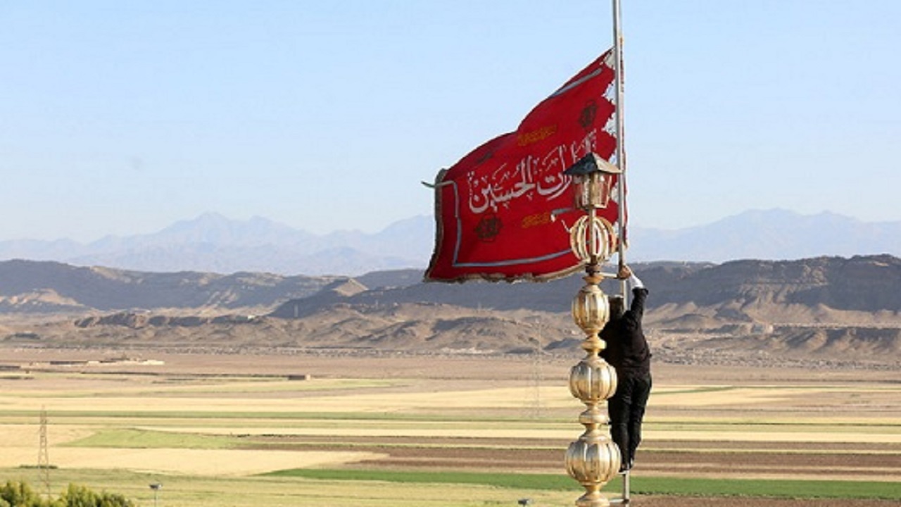پرچم مسجد مقدس جمکران تعویض شد+تصاویر