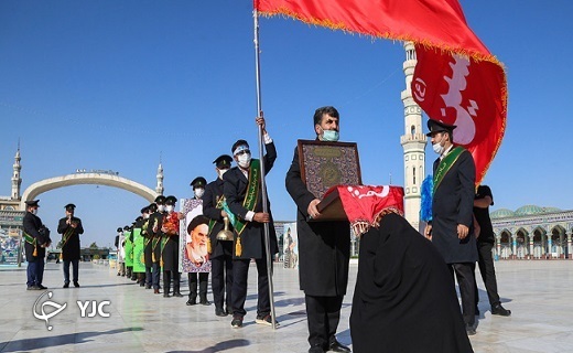 شست و شوی گنبد و تعویض پرچم مسجد مقدس جمکران+تصاویر
