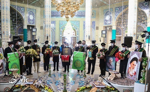 شست و شوی گنبد و تعویض پرچم مسجد مقدس جمکران+تصاویر