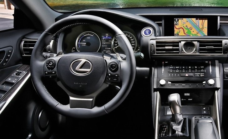 مقایسه لکسوس NX300h با تویوتا پرادو GX دو در + مشخصات فنی
