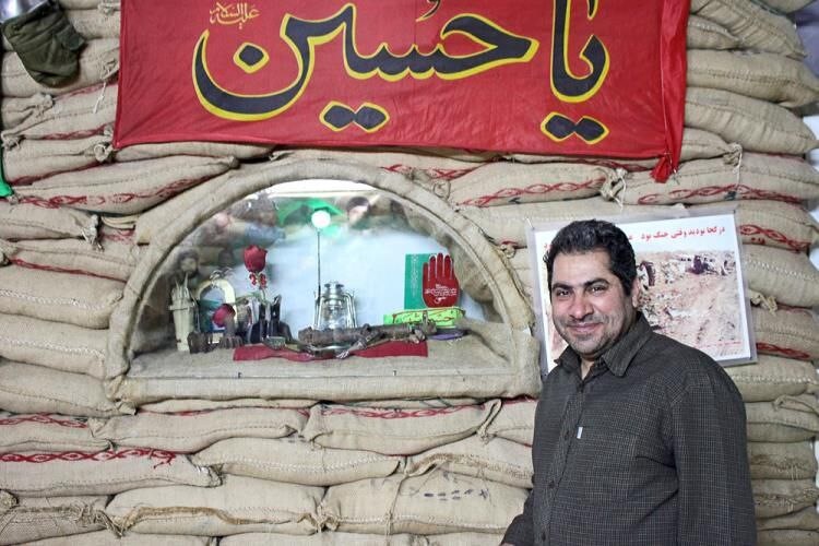 نخل ها، سربریده می&zwnj;میرند/ آیین مردان بزرگ ایستاده مردن است