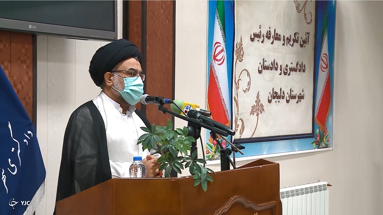 مسئولان در جهت خدمت رسانی به مردم کمر همت را ببندند