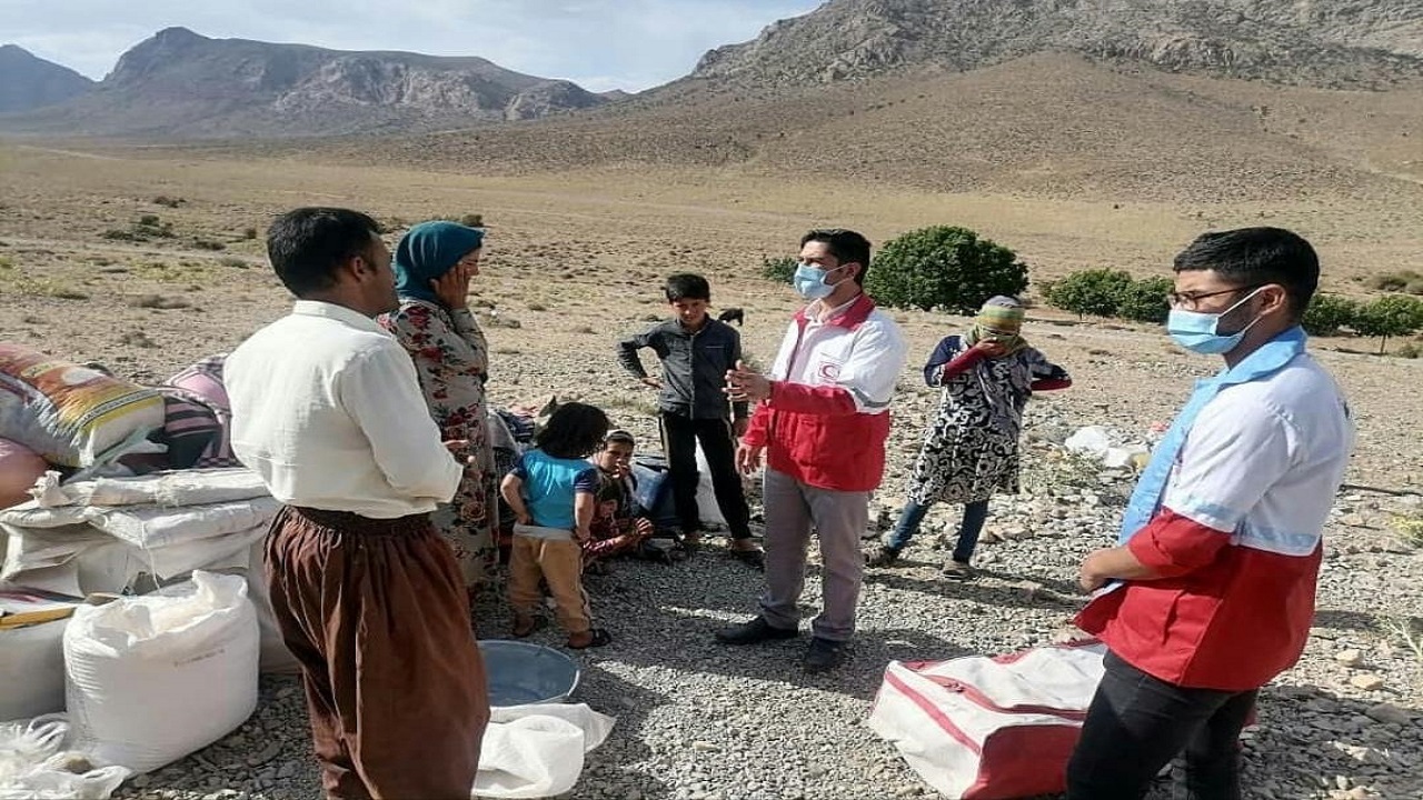 امداد رسانی به عشایر آسیب دیده در خاتم
