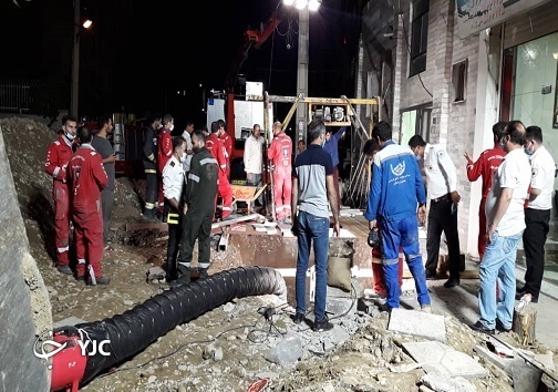 سقوط مرد فردیسی در چاه غیرمجاز/ عملیات نجات ادامه دارد