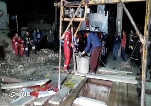 سقوط مرد فردیسی در چاه غیرمجاز/ عملیات نجات ادامه دارد