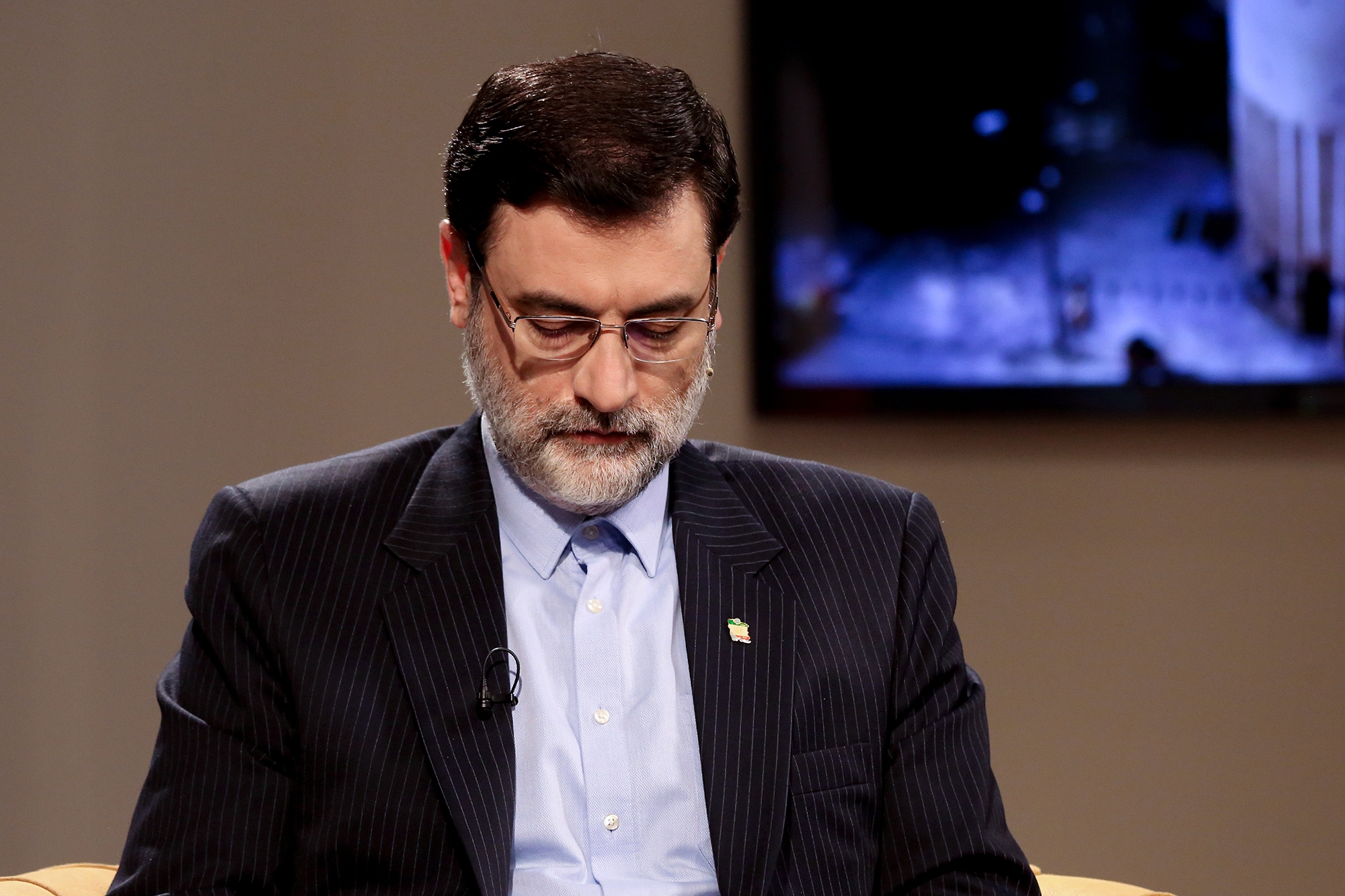در بحث خودروسازی تشت رسوایی از آسمان به زمین خورده است/ افزایش مشارکت عمومی در اقتصاد را پیگیری می‌کنم
