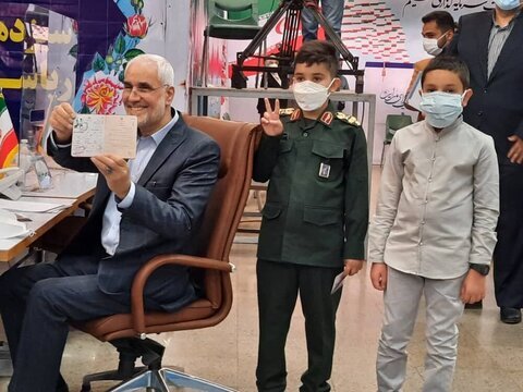 رقابت اصلی انتخابات ۱۴۰۰ بین کدام نامزد&zwnj;ها خواهد بود؟ / از دوقطبی رئیسی_ همتی تا رقابت&zwnj;های درون جناحی
