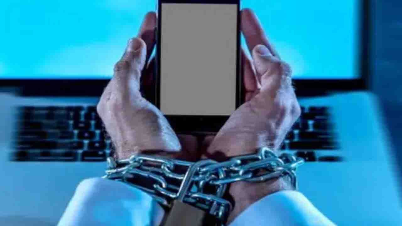 تست روانشناسی؛ آیا معتاد به اینترنت هستید؟ + پاسخ