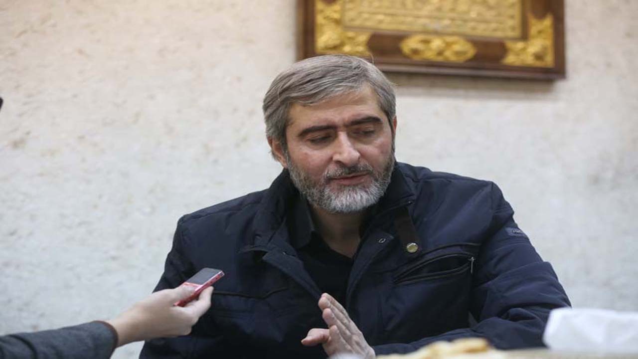 مراقب انقلابمان باشیم