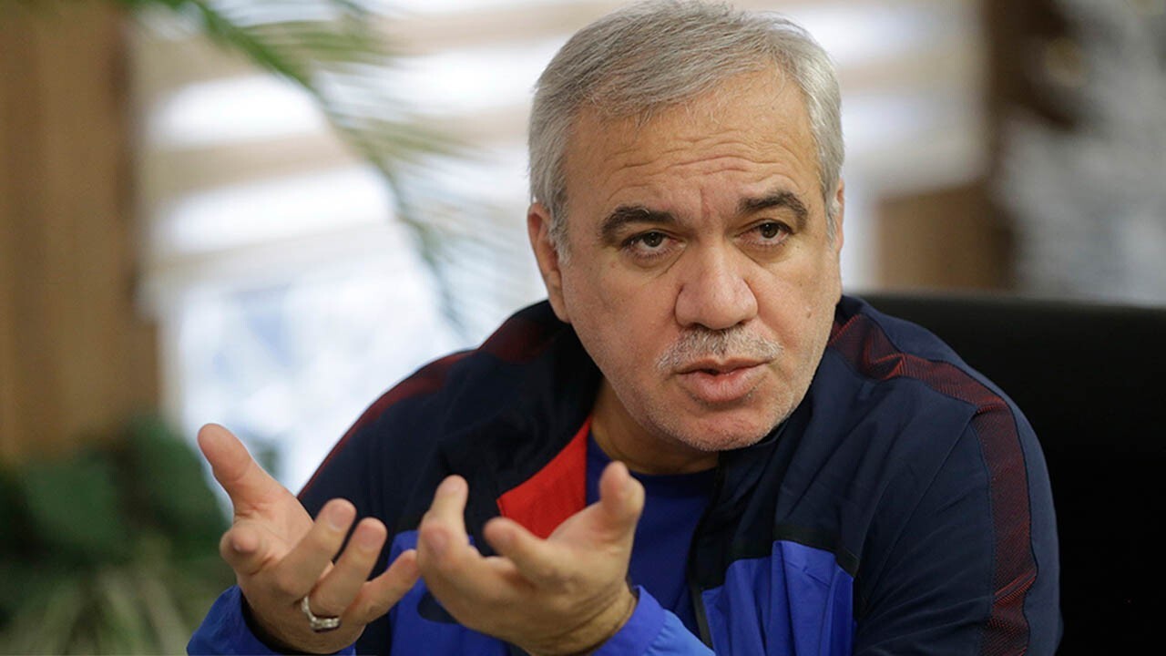 فتح الله زاده: مدیران استقلال تیم‌های محلات را هم نمی‌توانند اداره کنند/ در پرسپولیس وزیر ورزش پای کار ایستاده است