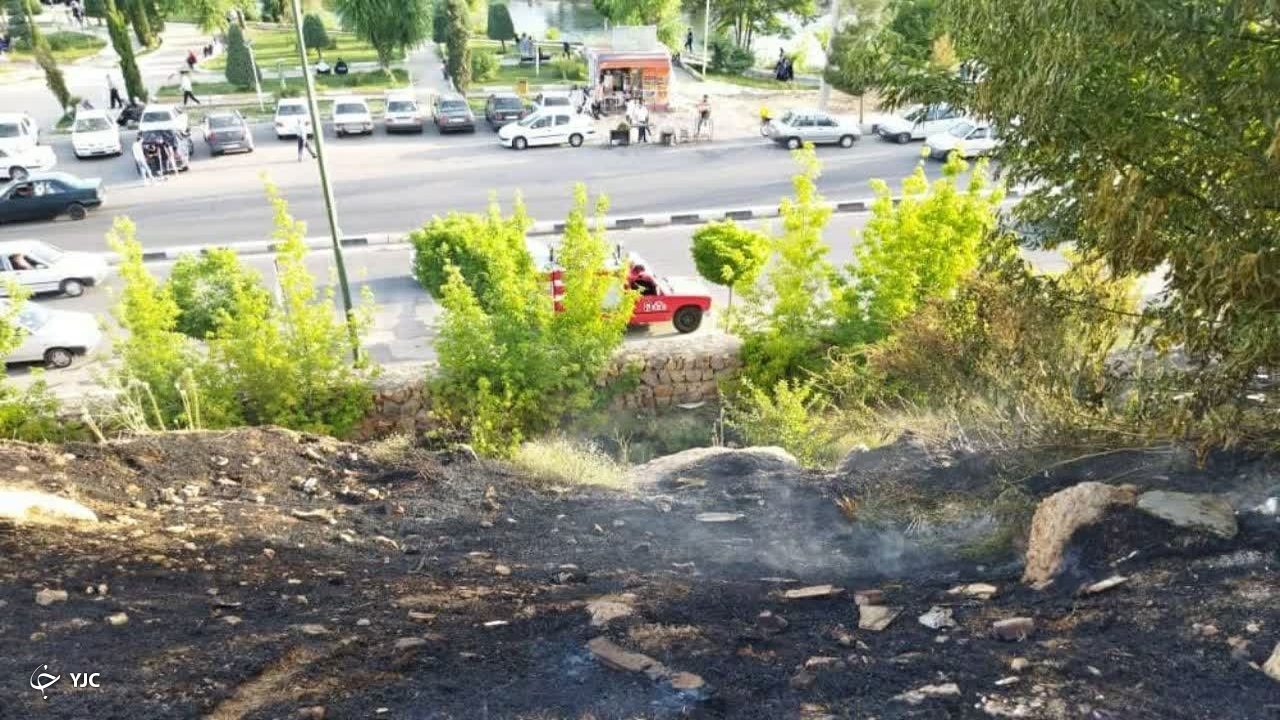 آتش سوزی پوشش گیاهی در مهاباد مهار شد