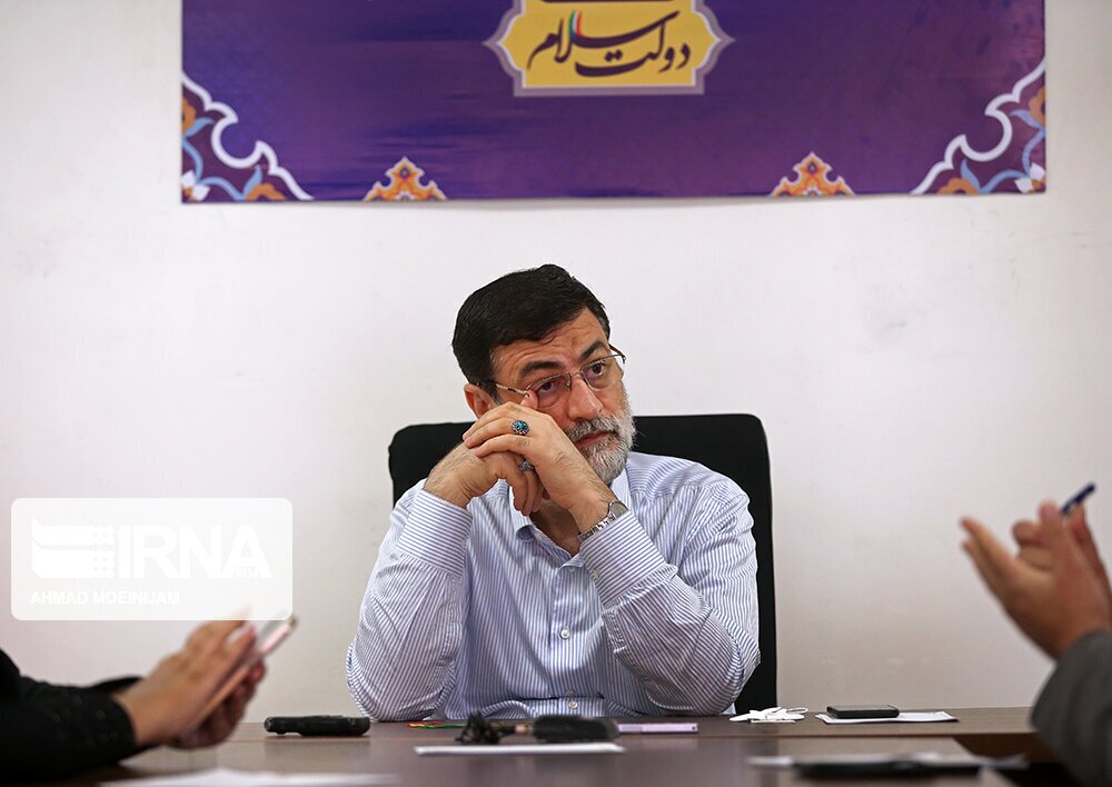 اصلاح‌طلب و اصولگرا دنبال اداره کشور نیستند، دنبال کسب قدرت هستند/ از سر تفنن و شهرت نامزد نشده‌ام