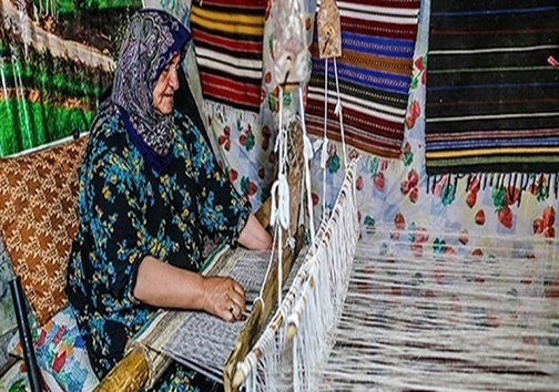 هنری که در دستان بانوان &laquo;مود&raquo; احیا شد/ &laquo;مود&raquo; بزرگترین قطب برک&zwnj;بافی ایران