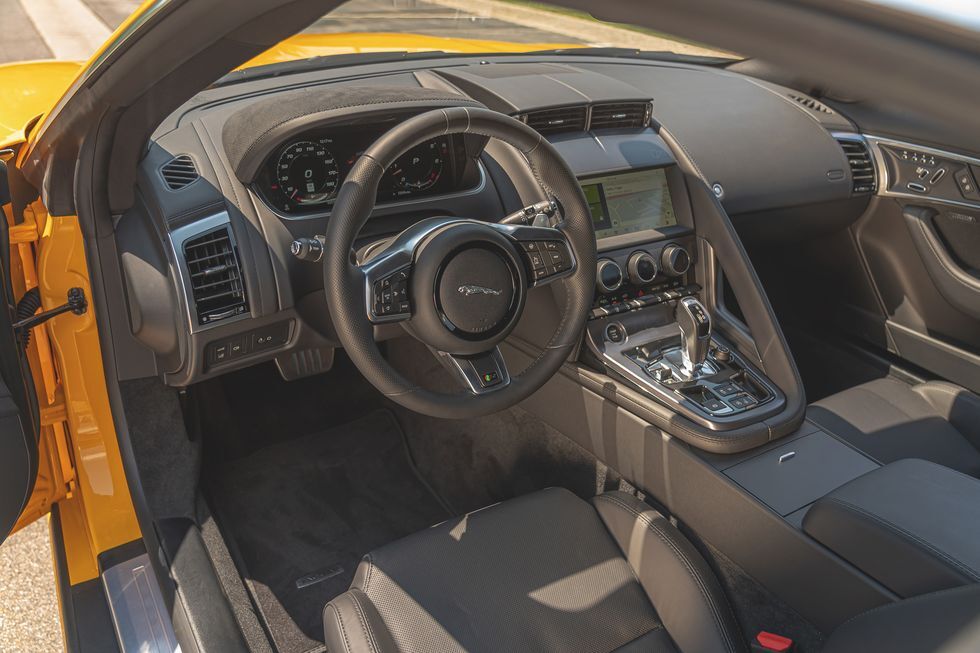 F-type ۲۰۲۱؛ کم ارزش&zwnj;ترین خودرو&zwnj;های اسپرت جگوار
