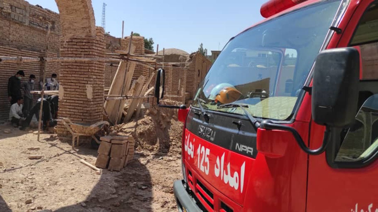 ریزش بنای تاریخی کار دست مرمت گران داد