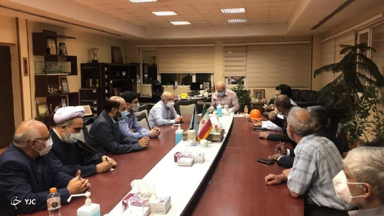 زنگنه در محل پالایشگاه تهران بر روند اطفای حریق نظارت دارد