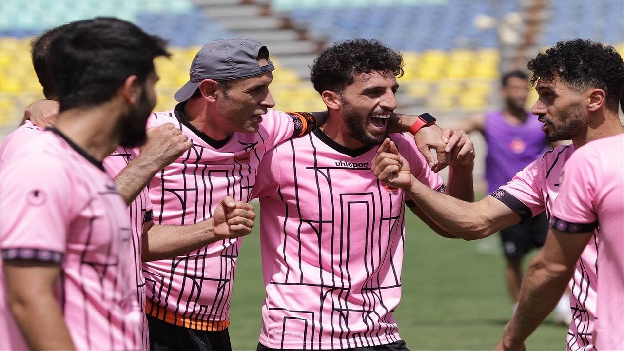 مرور تاکتیک‌های گلزنی در تمرین تیم فوتبال پرسپولیس