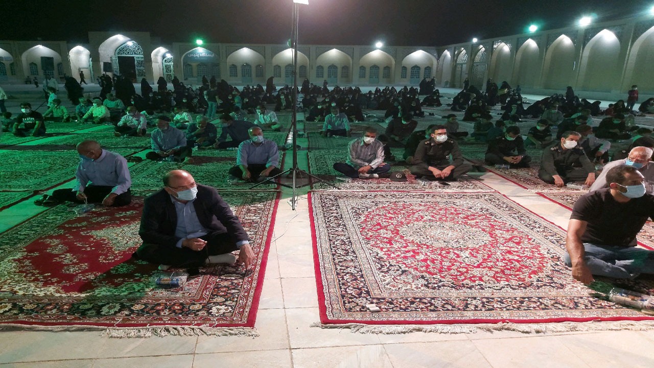 مراسم شب ارتحال امام خمینی (ره )در شهر شهداد در محیط باز و با رعایت شیوه نامه های بهداشتی و فاصله گذاری اجتماعی برگزار شد.