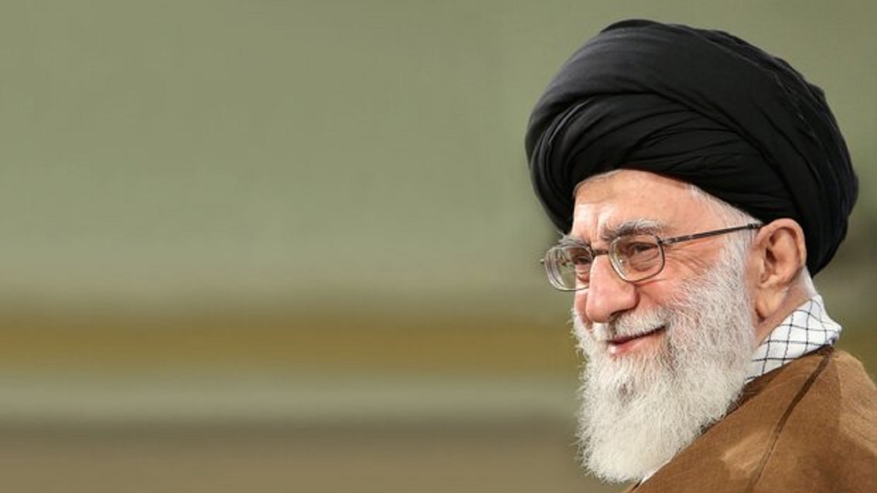 #لبیک_فرمانده/ جمهوری اسلامی شجره تنومندی است که با هر طوفانی از پا در نمی آید