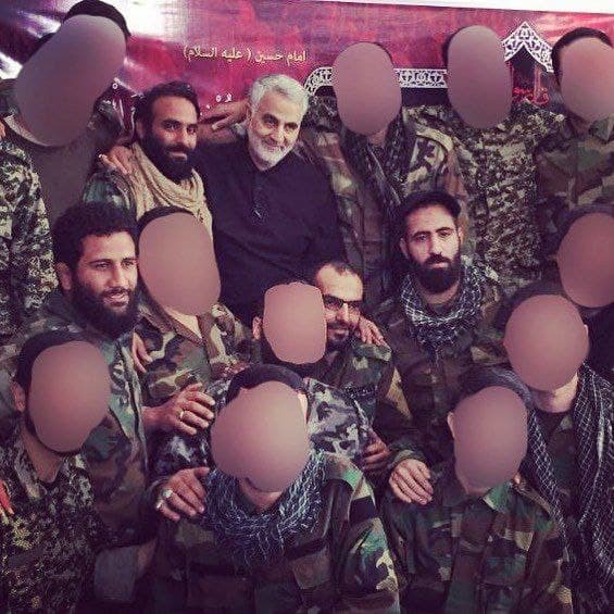 عكس يادگاری رزمندگان تيپ سيدالشهداء با حاج قاسم