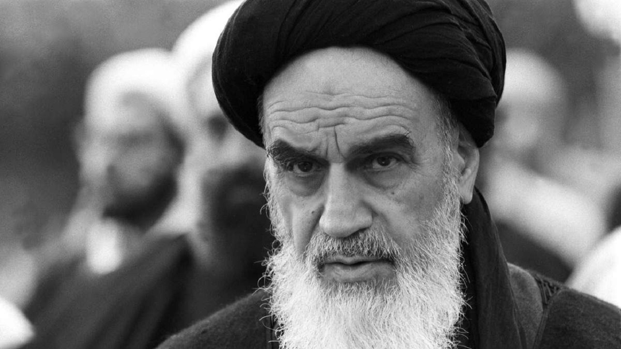 سال‌ها می‌گذرد حادثه‌ها می‌آید/ انتظار فرج از نیمه خرداد کشم