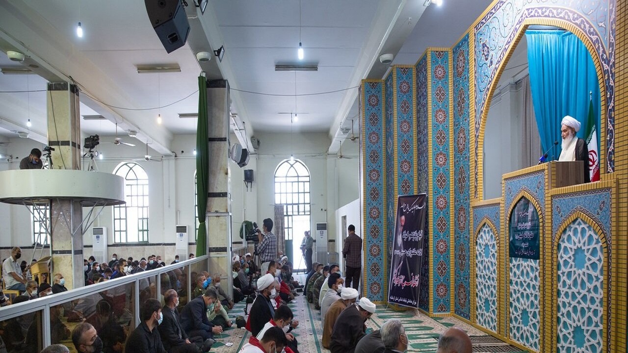 امام خمینی (ره) ما را با هویت اسلامی و الهی آشنا کرد