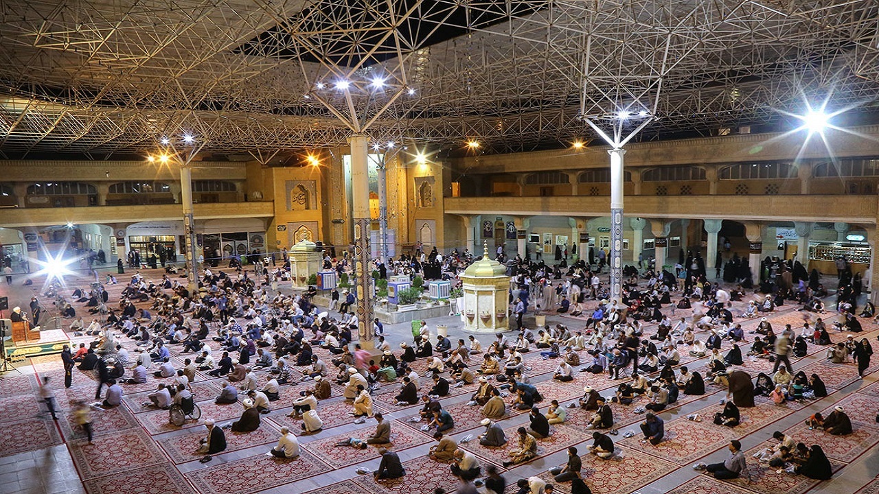 آیین بزرگداشت شهدای قیام ۱۵ خرداد در قم برگزار شد