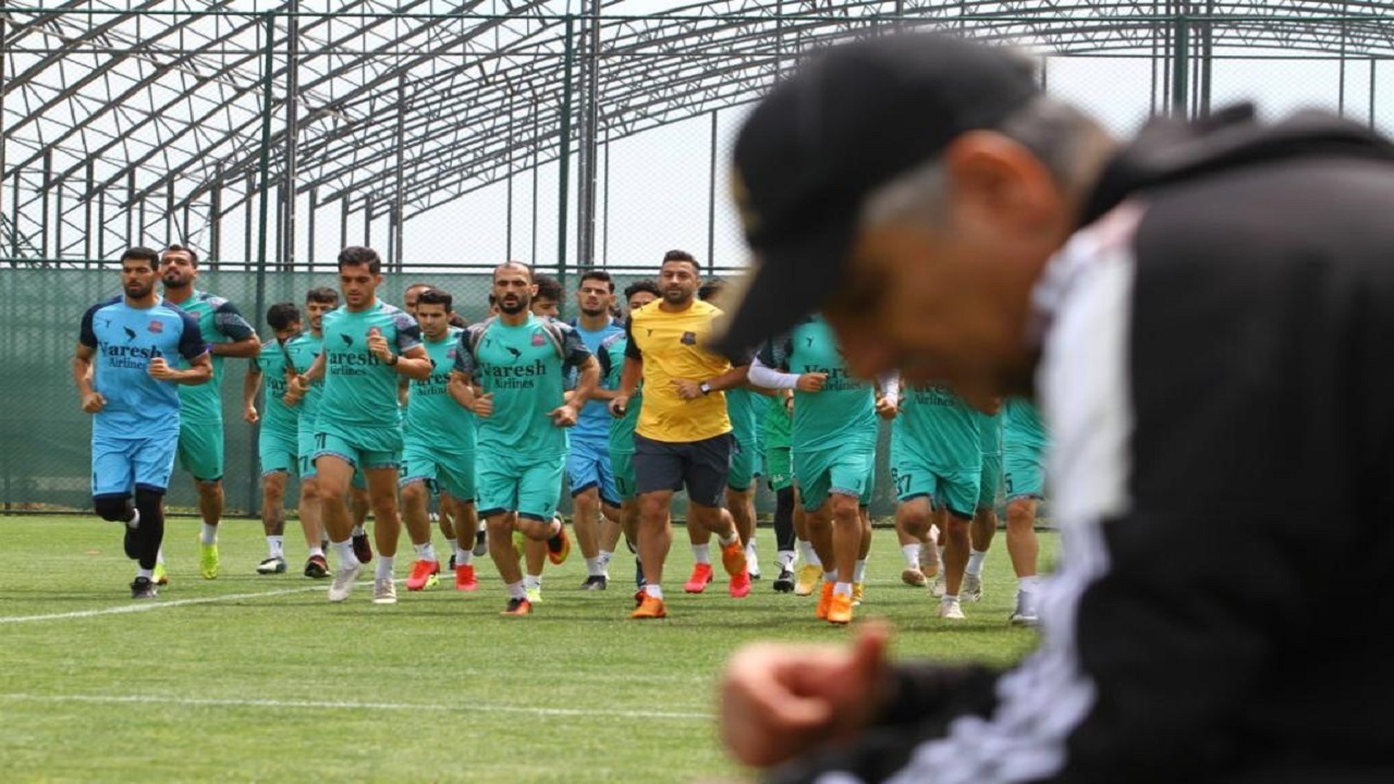 بازدید سرمربی نساجی از باشگاه بشیکتاش