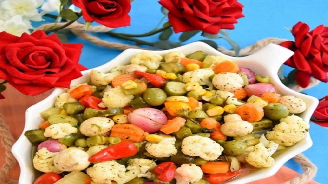 چه افرادی از مصرف ترشی منع می شوند؟