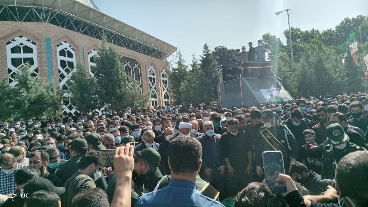 پیکر مطهر شهید مدافع حرم «حسن عبدالله‌ زاده» تشییع شد