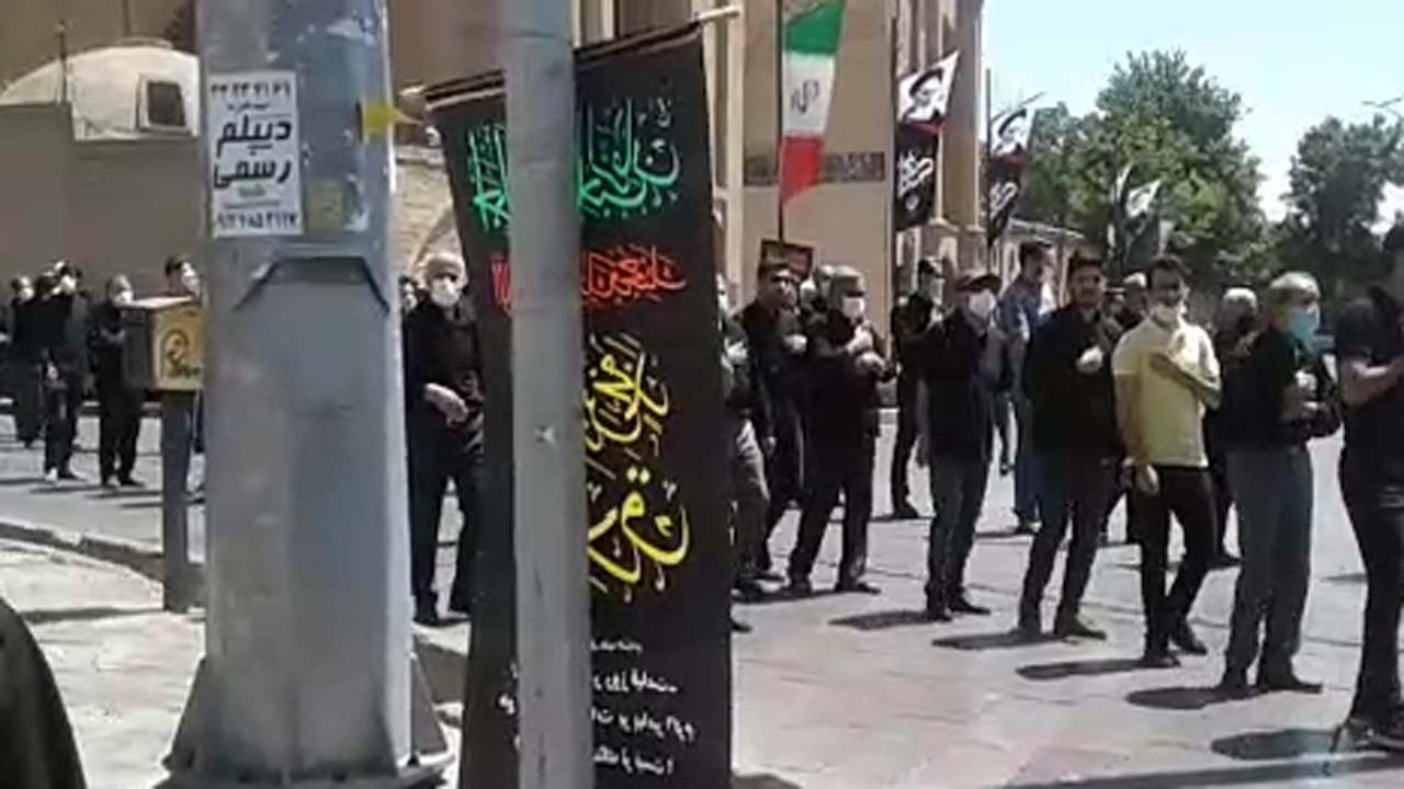 فیلمی از مراسم عزاداری شهادت امام جعفر صادق(ع) در قزوین