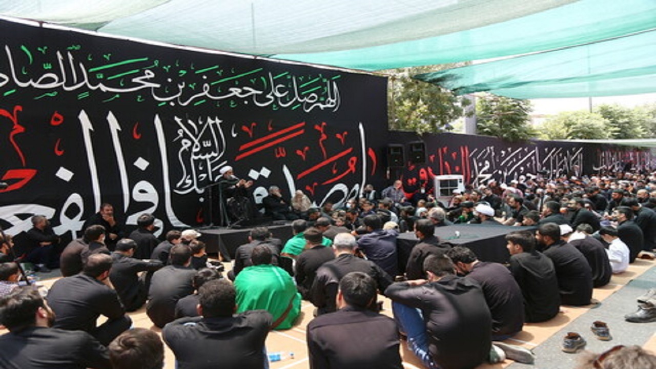 مراسم عزاداری شهادت امام صادق (ع) در قم برگزار شد