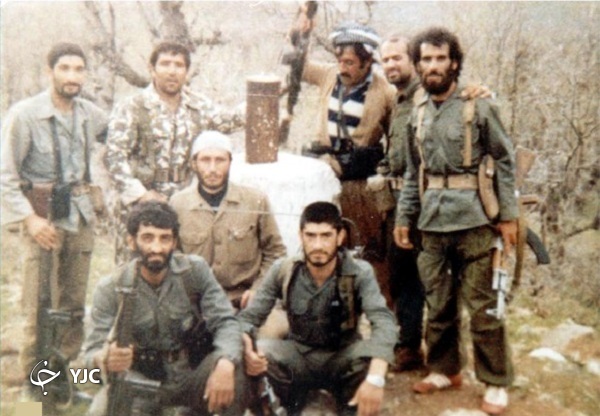 کدام فرمانده ارتشی با حاج احمد متوسلیان ضد انقلاب را شکست داد؟