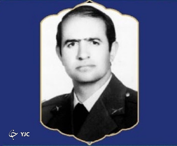 کدام فرمانده ارتشی با حاج احمد متوسلیان ضد انقلاب را شکست داد؟