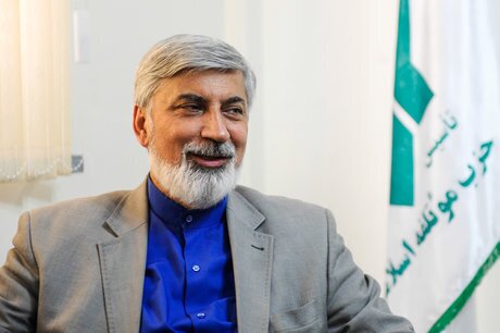 بعید می‌دانم کاندیدایی به نفع رئیسی کناره‌گیری کند