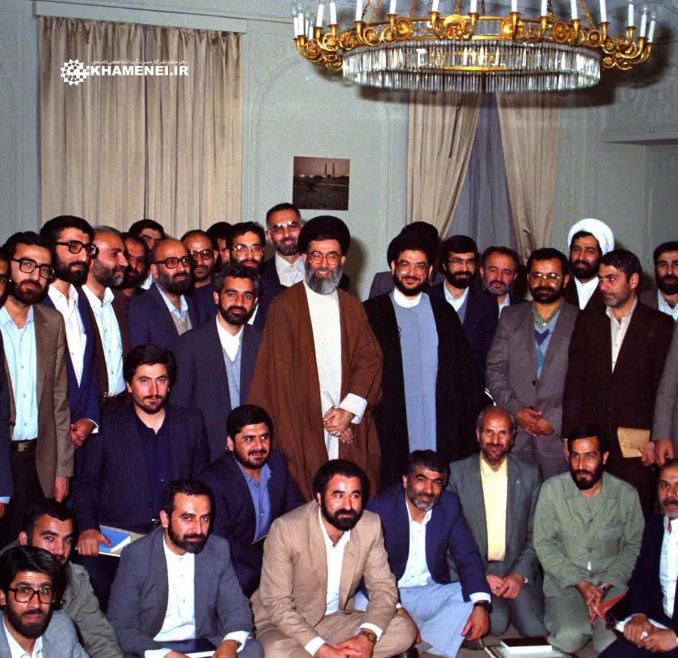  تصویری منتشرنشده از حجت&zwnj;الاسلام سیدعلی&zwnj;اکبر محتشمی&zwnj;پور در کنار حضرت آیت الله خامنه&zwnj;ای