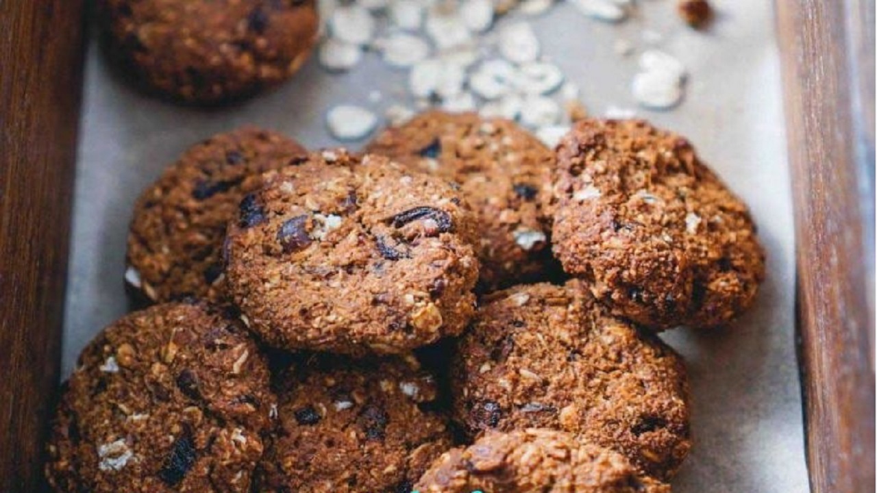 طرز تهیه کوکی موسلی نارگیل بدون تخم مرغ