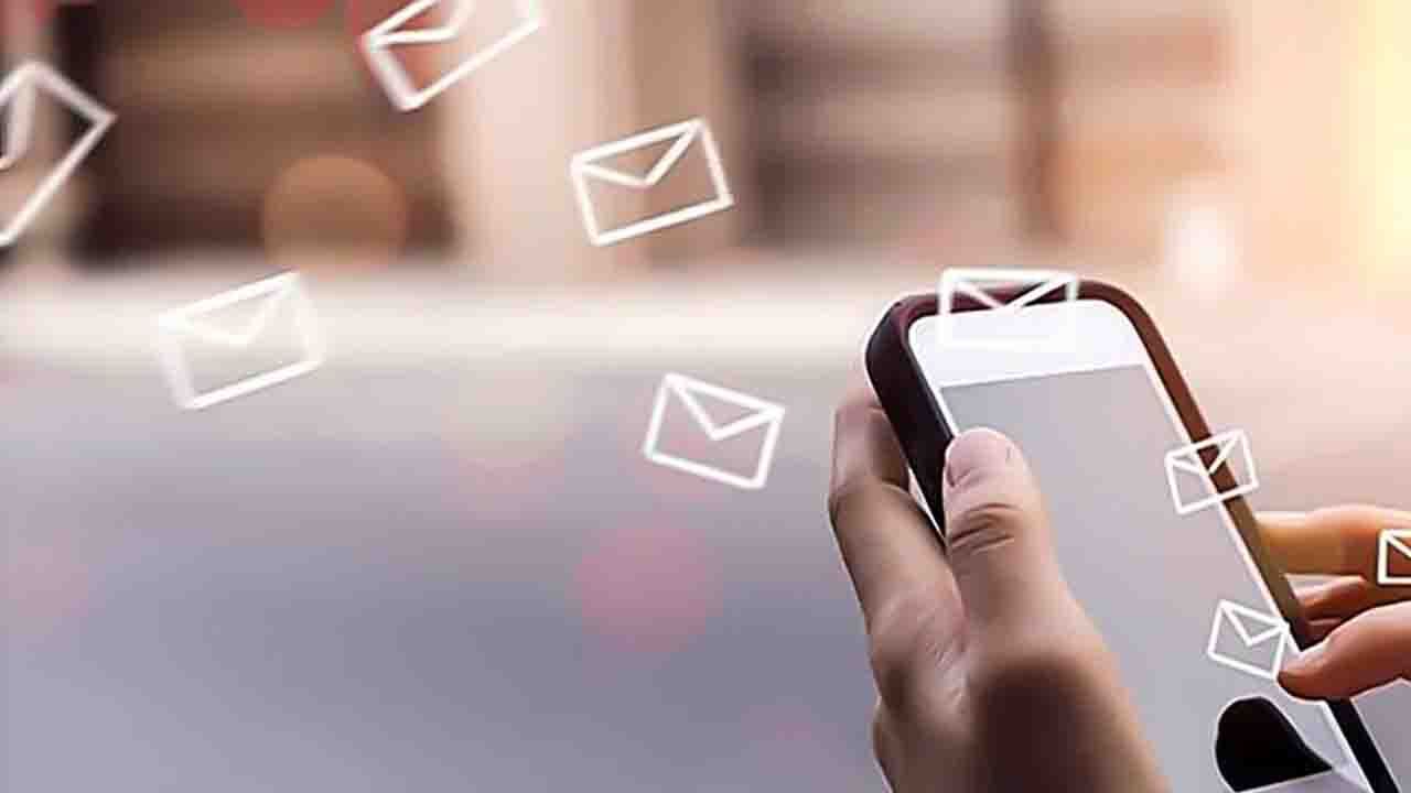 ارتباط پیامکی هم خیانت محسوب می‌شود؟