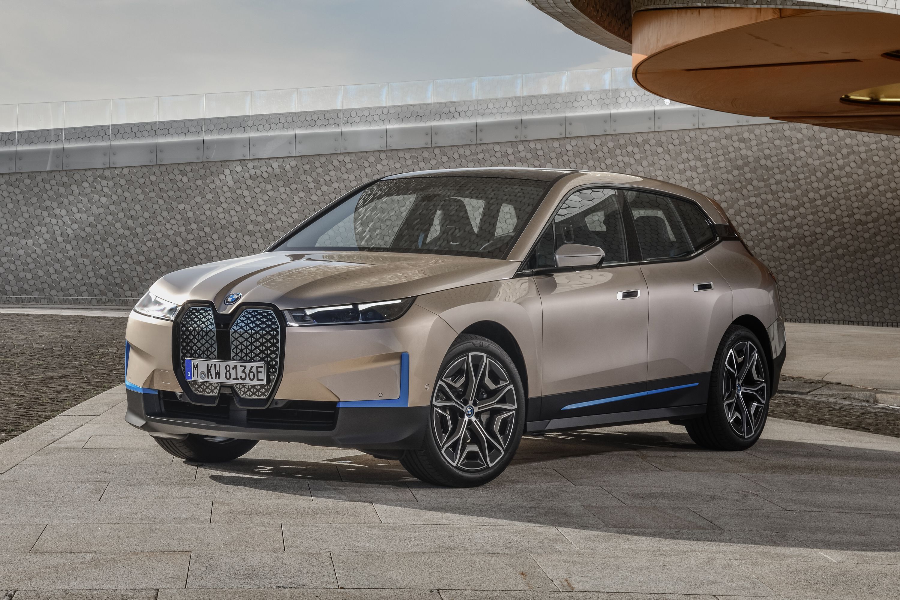 خودرو های برقی جدید BMW با فناوری 5G /////منتشر نشه
