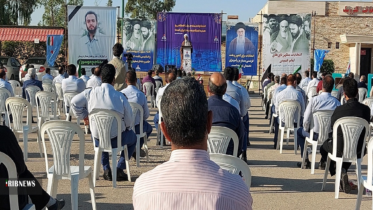 حضور در انتخابات یک فریضه واجب است
