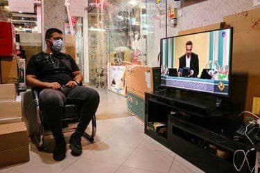 حال و هوای مشهدی&zwnj;ها هنگام پخش دومین مناظره کاندیدا&zwnj;های ریاست جمهوری