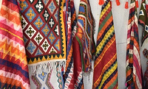 همیشه پای دلالان در میان است/ انتظارات هنرمندان صنایع دستی از رئیس جمهور آینده