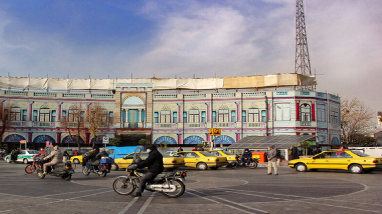 شهردار تهران: نمای میدان حسن آباد بعد از آتش‌سوزی بازسازی شده است