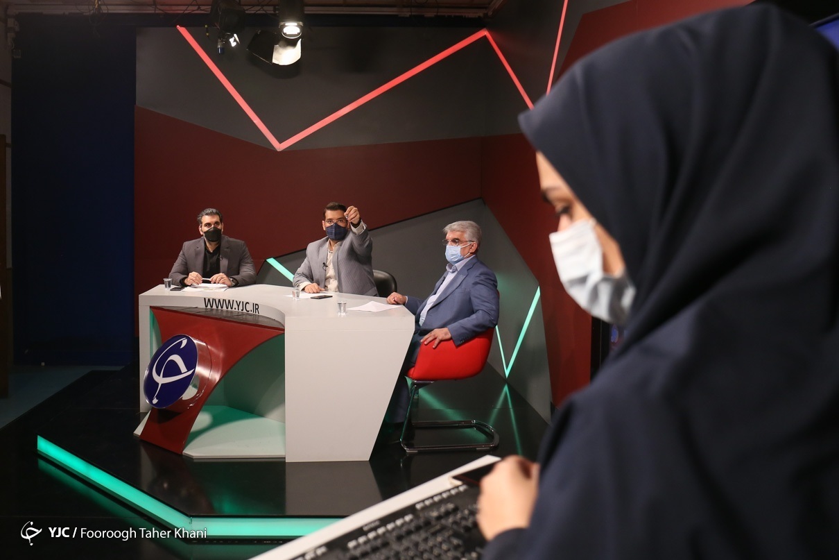 علیلو: سناریوی معاون اول رئیس جمهور برای افزایش قیمت خودرو! / بیگلو: ۹۰ درصد تصمیمات صنعت خودرو سیاسی است علیلو: سناریوی معاون اول رئیس جمهور برای افزایش قیمت خودرو! / بیگلو: ۹۰ درصد تصمیمات صنعت خودرو سیاسی است